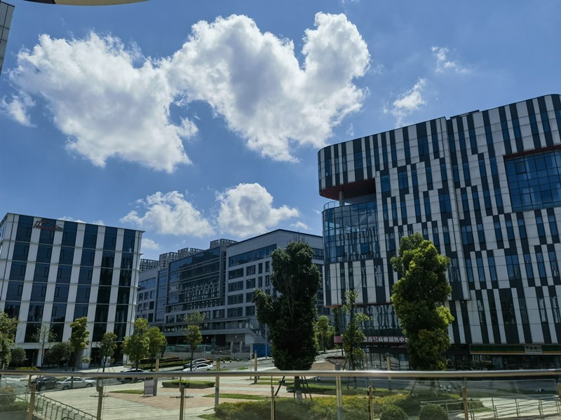 成都科学城板块写字楼出租新风向，宝朗科技、和朗科技领跑生态办公